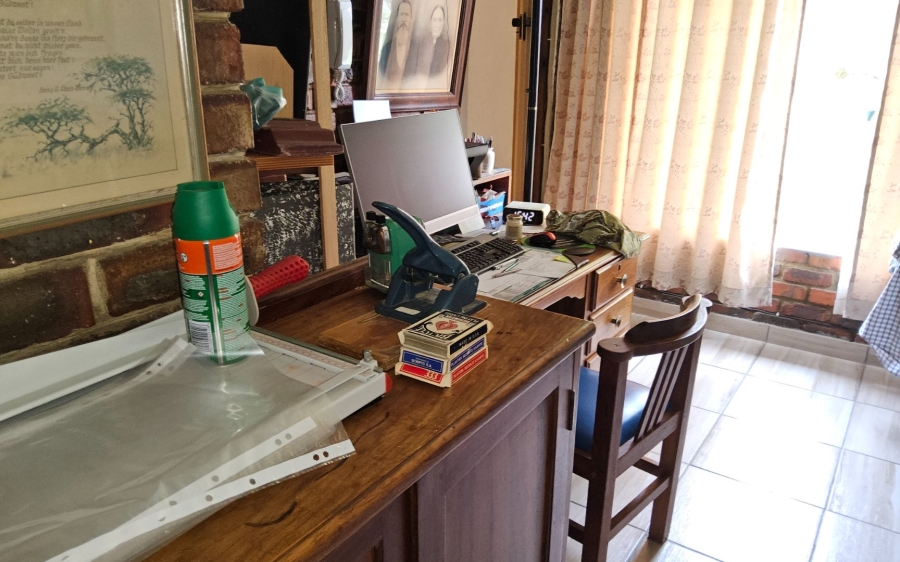 3 Bedroom Property for Sale in Kannoniers Park North West